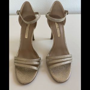 Audrey Brooke Women’s heel sandal gold